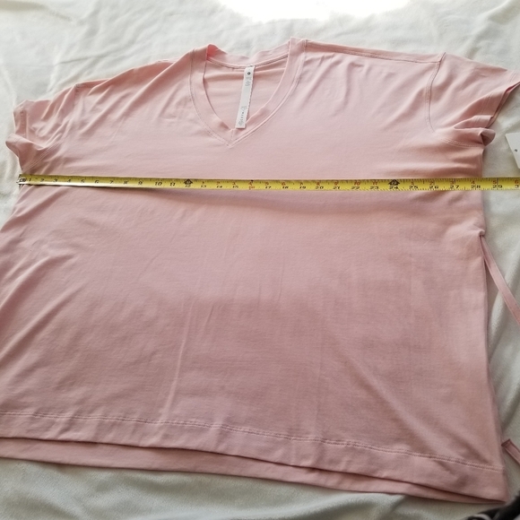 Lululemon women's pink Side tie V-neck tee oversized - Picture 9 of 11